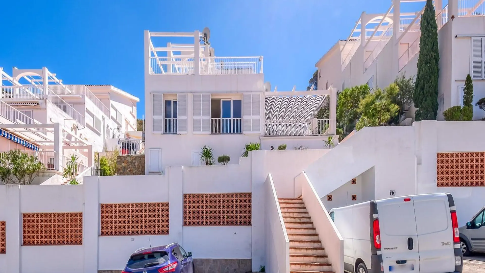 Bright Apartment In Nature Montjoi